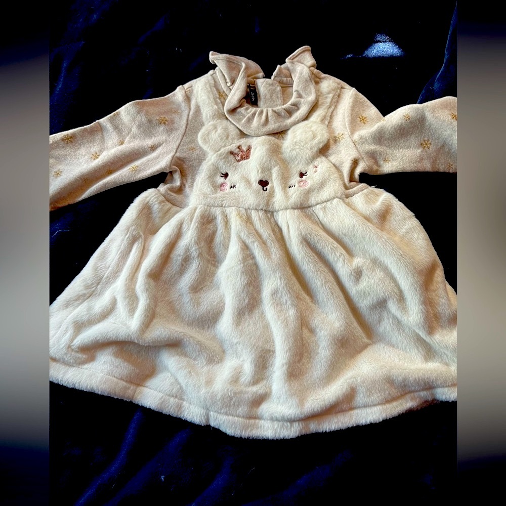 Winter white dress size 12–18 months